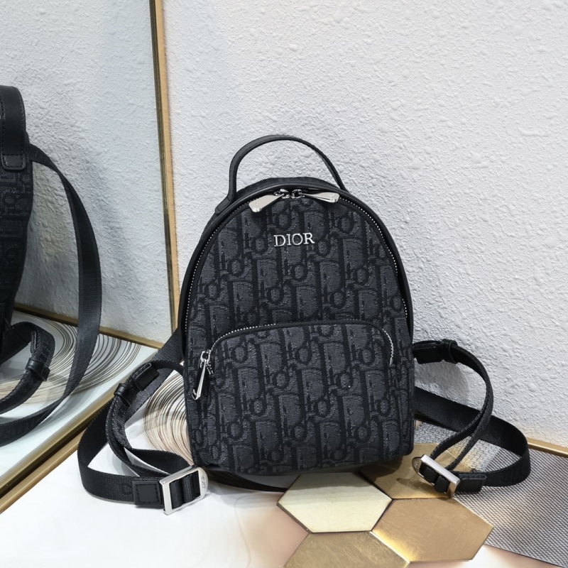 D*or backpacks